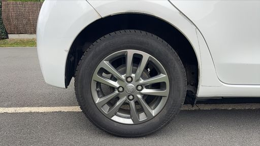 Toyota Yaris 1.3 VVT-i 100 - Dynamic Business – 2017 – 139738 km – Essence – Boîte Manuelle — photo 32