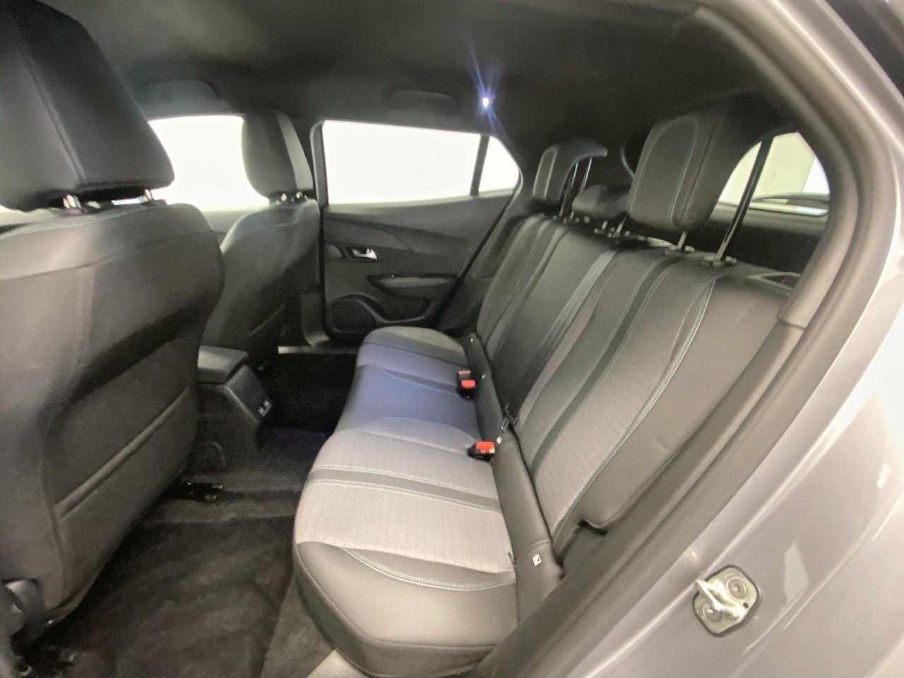 Peugeot 2008 puretech 130 s&s bvm6 allure — photo 10
