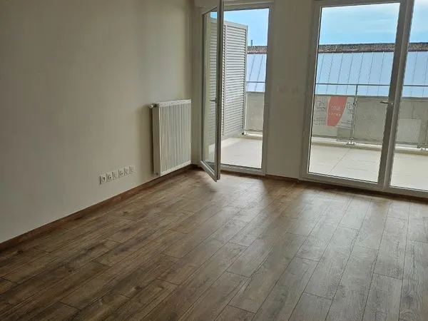 Appartement T3 grand balcon