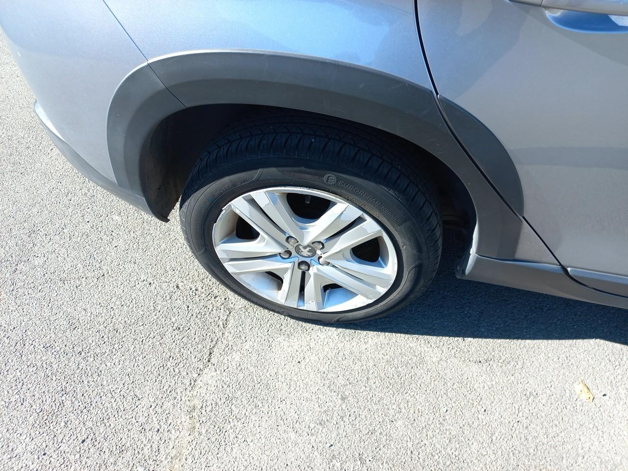 Peugeot 2008 puretech 110ch s&s bvm6 signature — photo 4