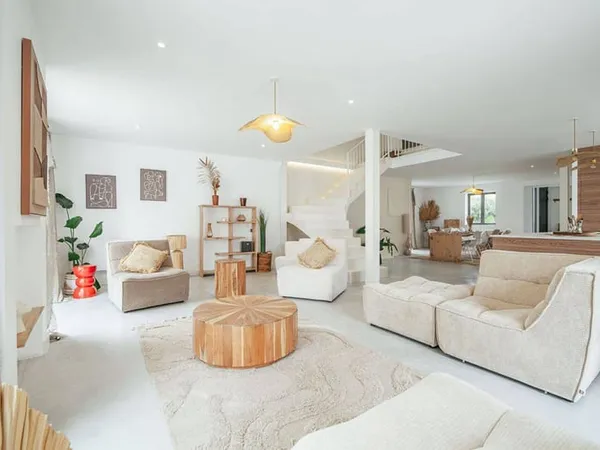 Maison de plain-pied 6 pièces 262 m²