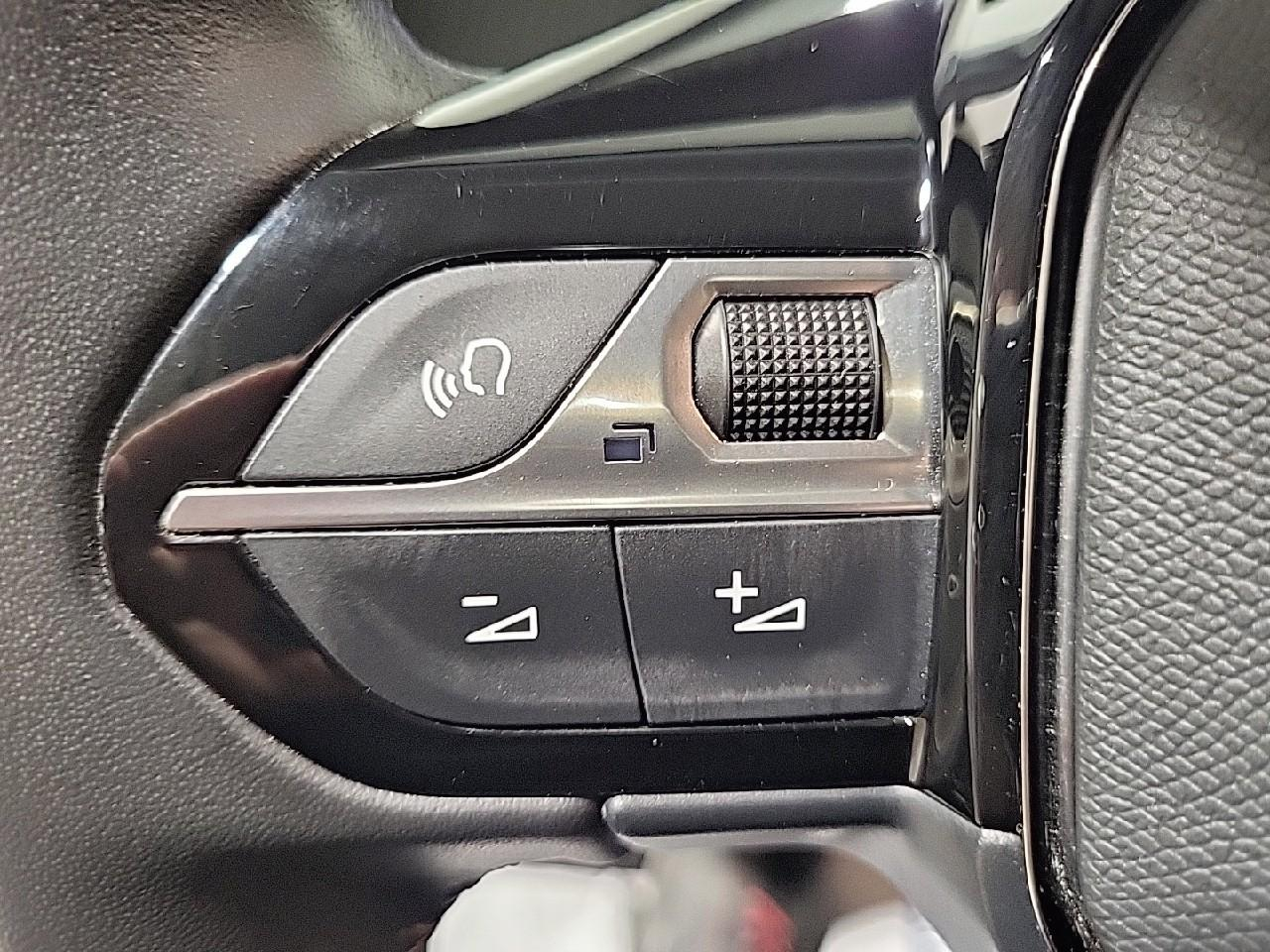 Peugeot 2008 puretech 100 s&s bvm6 style — photo 18