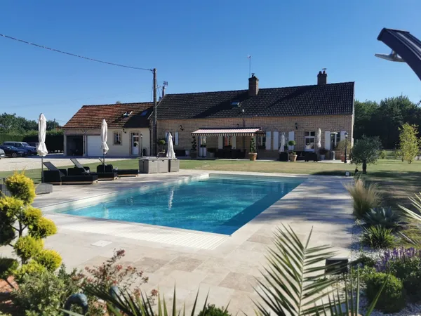 Longere renovee avec maison damis, spa et piscine en Sologne