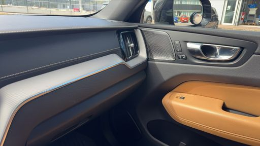 Volvo XC60 2.0 T6 340 AWD BVA - Inscription Luxe – 2021 – 92000 km – Hybride rechargeable – Boîte Automatique — photo 26