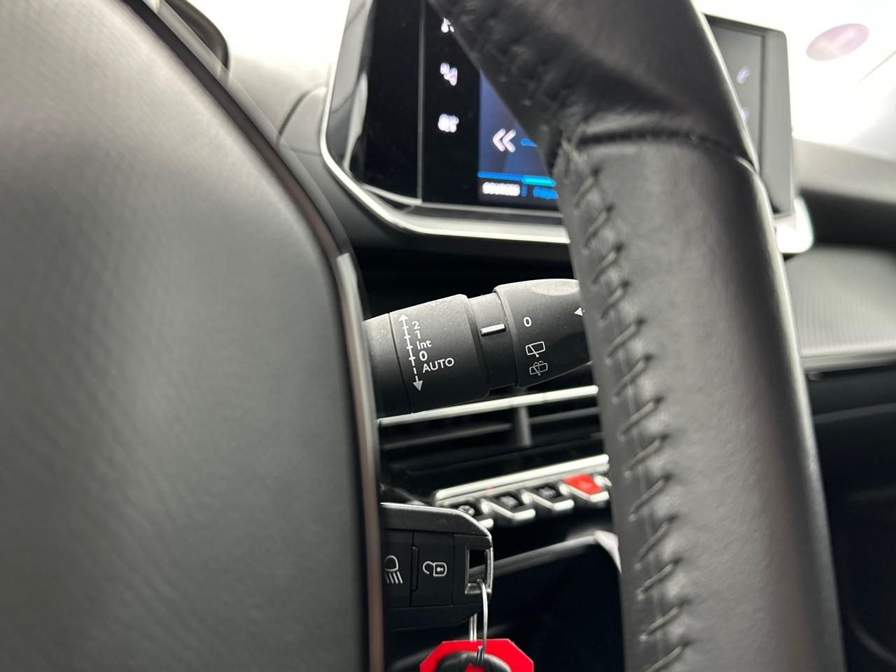 Peugeot 2008 puretech 100 s&s bvm6 style — photo 22
