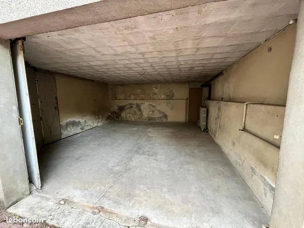 Box de stockage - Garage vélos-motos - 25 m² - TOURS CENTRE