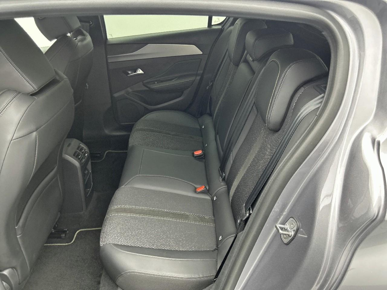 Peugeot 308 hybrid 145 e-dcs6 gt — photo 13