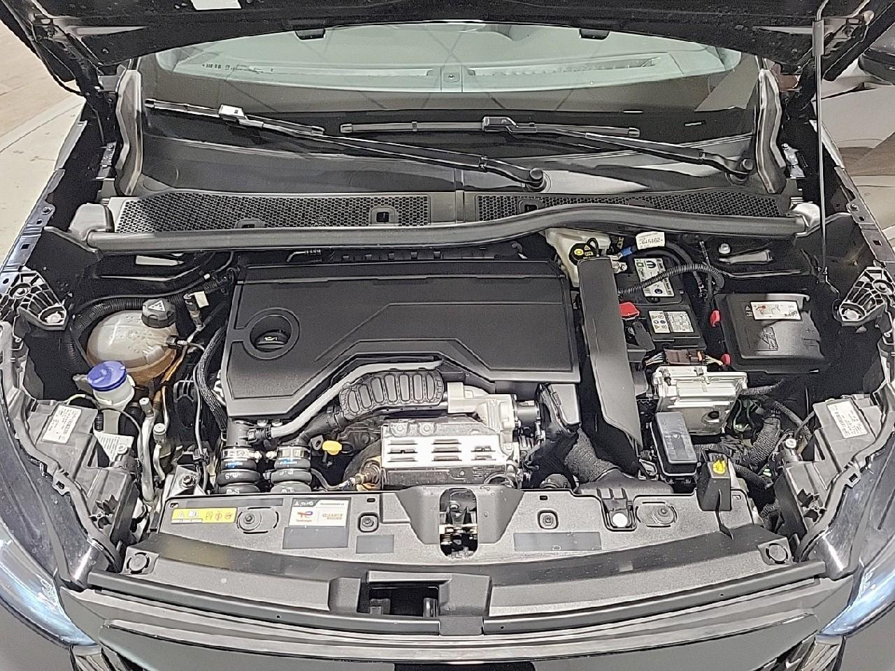 Peugeot 2008 hybrid 145 e-dcs6 allure — photo 15