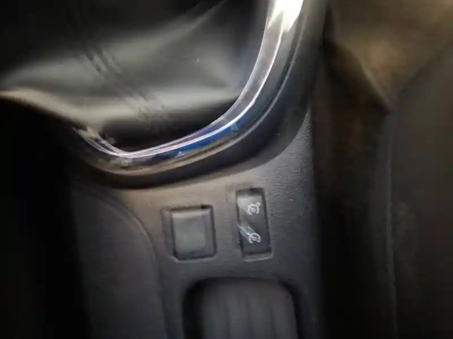 Renault Captur dci 90 energy eco² — photo 83
