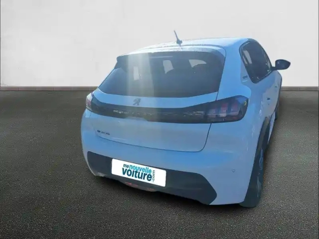 Peugeot 208 electrique 50 kwh 136ch — photo 5