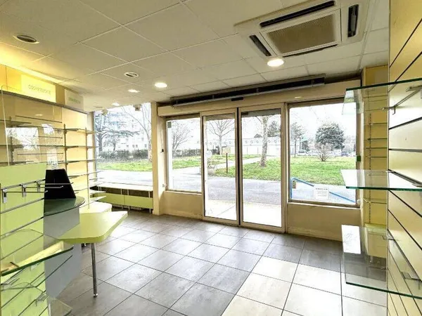 Boutique 5 pièces 96 m²
