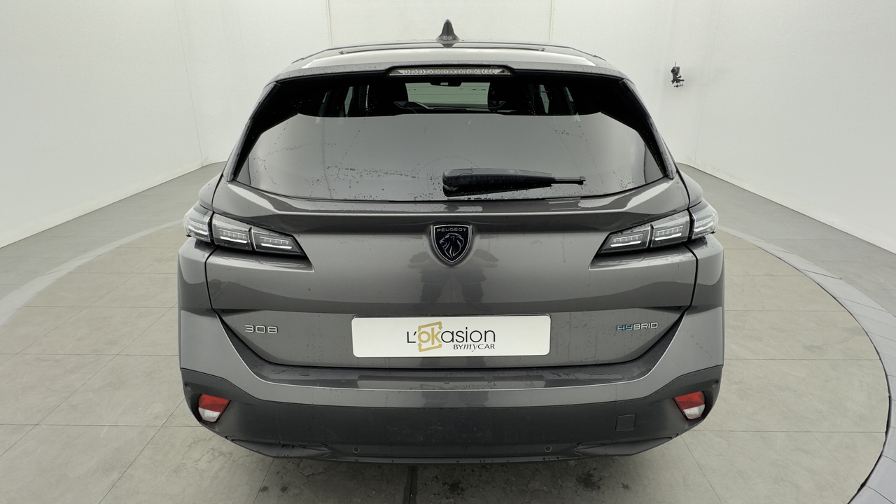Peugeot 308 SW PHEV 180 e-EAT8 — photo 4