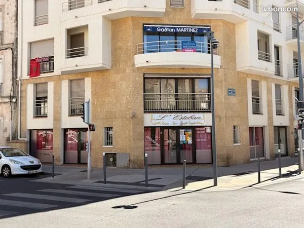 Local commercial de 100 m² centre Béziers toutes activités sans pas de porte et direct propriétaire