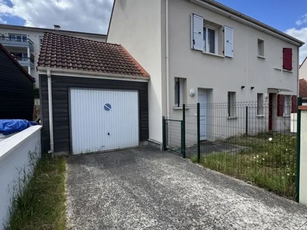 Maison récente 3 pièces avec jardin et garage