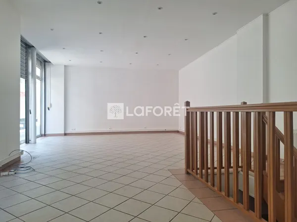 Local commercial 96 m²
