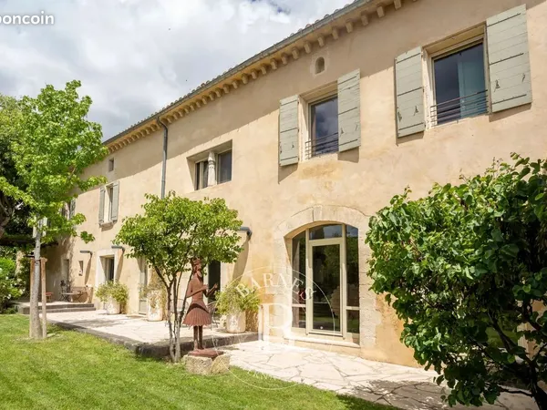 Propriété 7 pièces 310 m²