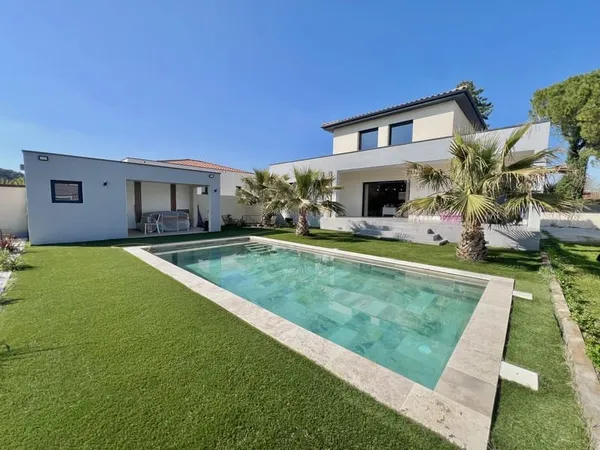 Villa contemporaine 161 m2 Piscine Pool house Garage