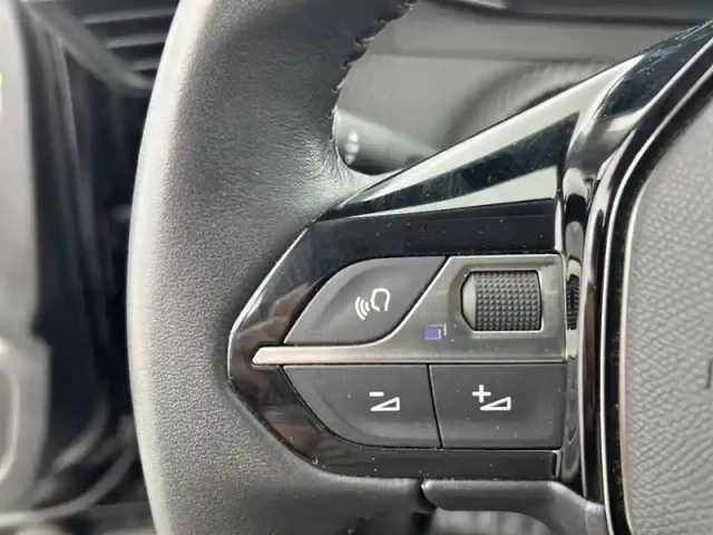 Peugeot 2008 electrique 136 ch — photo 18