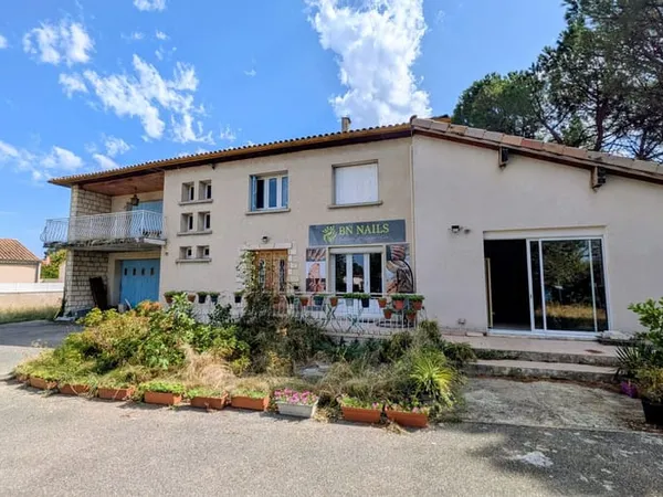 Maison 8 pièces 265 m²