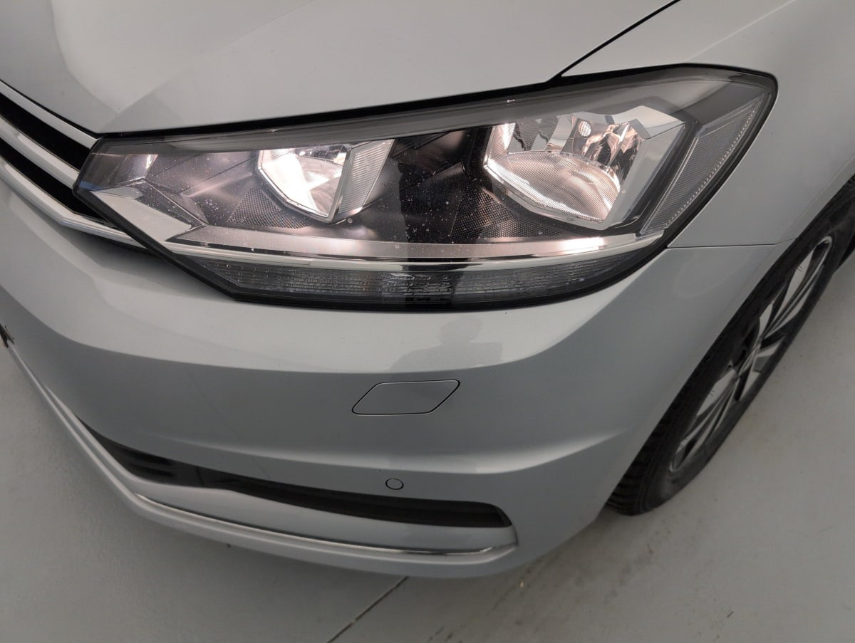 Volkswagen Touran — photo 21