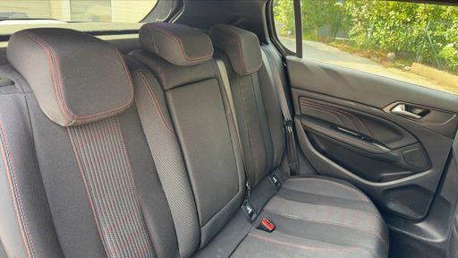 Peugeot 308 1.5 BlueHDi 130 EAT8 - GT Line – 2020 – 104615 km – Diesel – Boîte Automatique — photo 26