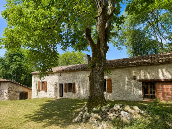 Maison quercynoise avec vue dégagée