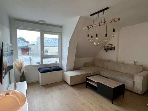 Appartement T2 lumineux au 3ième étage avec ascenseur + parking - Rennes, proche Mail Mitterand