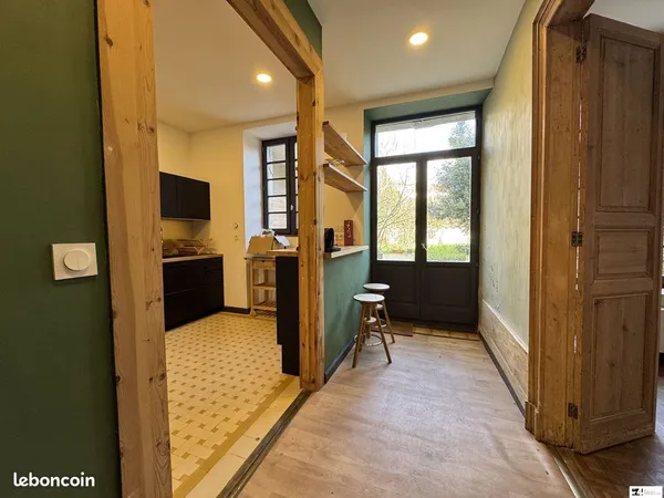 Maison de ville 11 pièces 230 m²