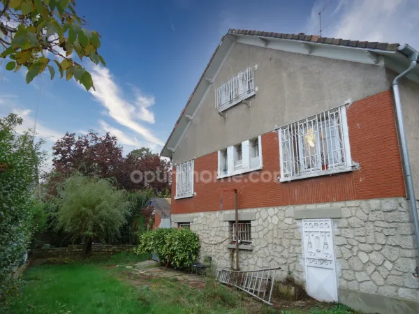 Pierrefitte sur Seine - MAISON Individuelle de 183m2 - 10 Pièces/6 Chambres - Terrain 480 m2, 494 00