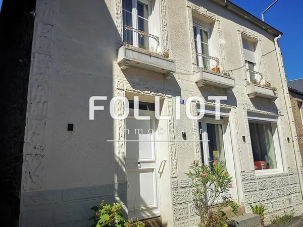 Maison coeur de bourg de Saint Jean le Thomas