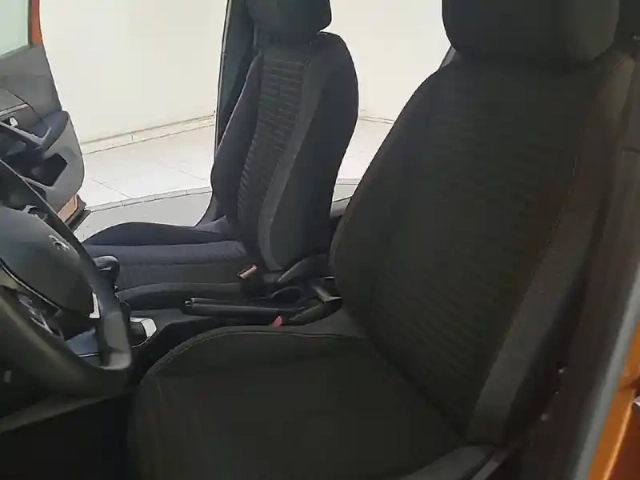 Peugeot 2008 puretech 100 s&amp;s bvm6 — photo 11