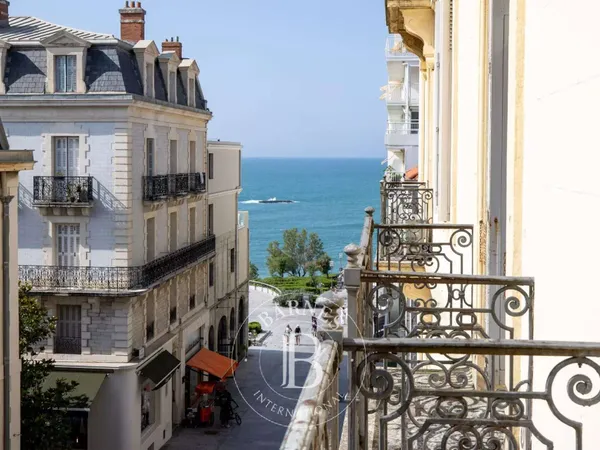 Appartement 5 pièces 186 m²