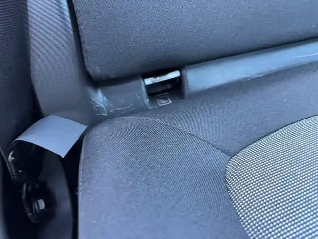 Renault Twingo iii e-tech — photo 22