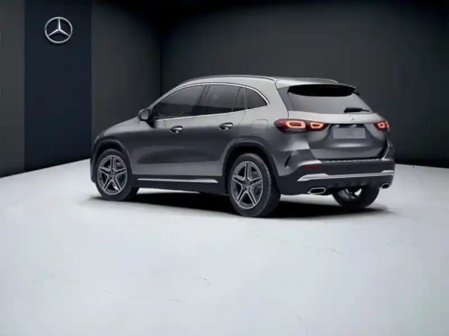 Mercedes Gla 200 d amg line — photo 23