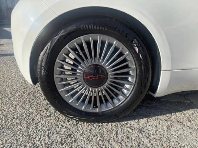 Fiat 500 e 118ch my23 — photo 14