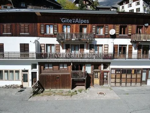 Maison de village 3 appartements T5 et T6 La Giett