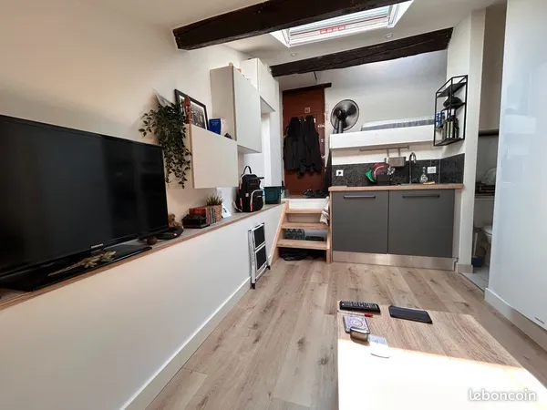 STUDIO rénové hyper centre d'Annecy