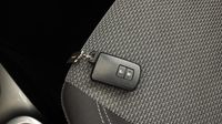 Toyota Yaris HSD 100h Dynamic 5p — photo 16