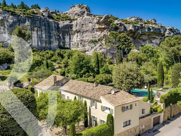 MAGNIFIQUE VUE SUR LES BAUX DE PROVENCE