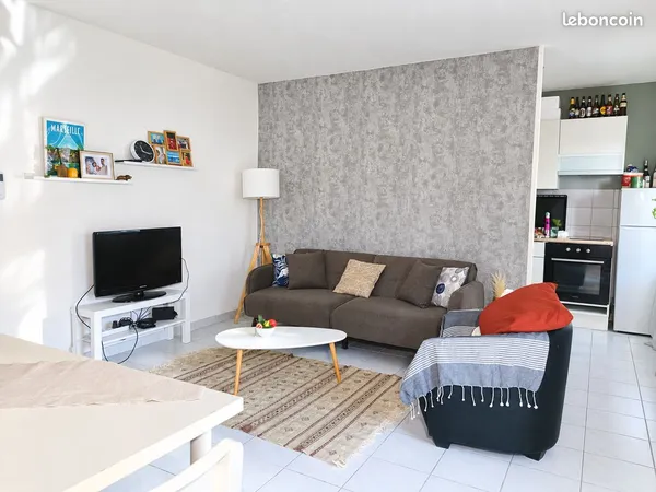 Avignon - T2 meublé 48m climatisé, avec balcon et parking - 670 CC