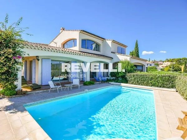Villa 6 pièces 157 m²