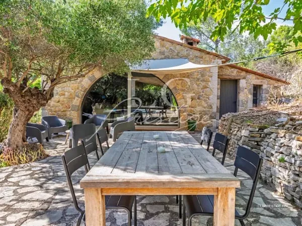 Maison 7 pièces 180 m²
