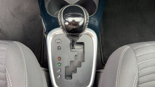 Toyota Yaris 1.5 VVT-i 100 Hybrid E-CVT - Collection – 2018 – 36785 km – Hybride essence – Boîte Automatique — photo 12