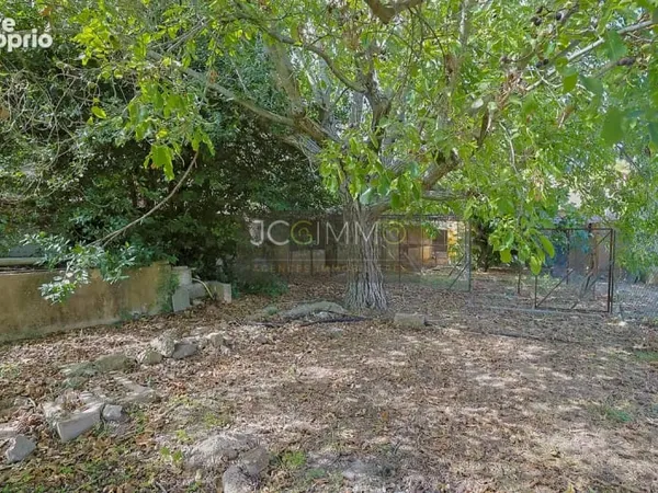 Carnoules bâti de 50m2 sur 343m2