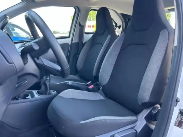 Toyota Aygo X 1.0 vvt-i 72ch design — photo 8