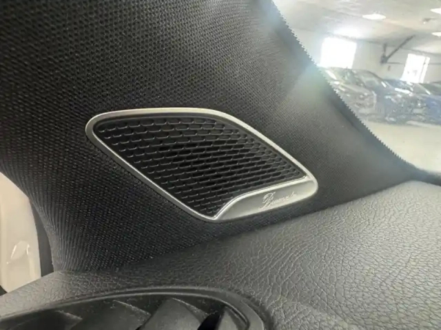 Mercedes Gla 200 d amg line — photo 17