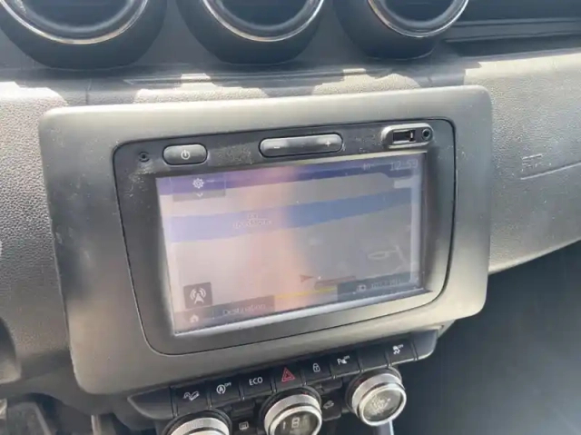 Dacia Duster 1.5 dci 110ch prestige 4x4 — photo 4