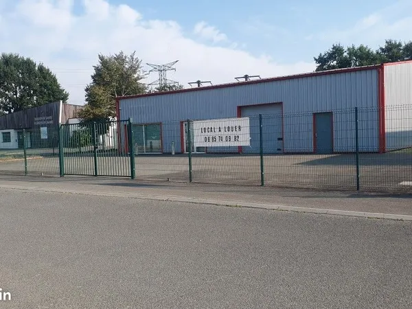 Local commercial ou d activite 300m2