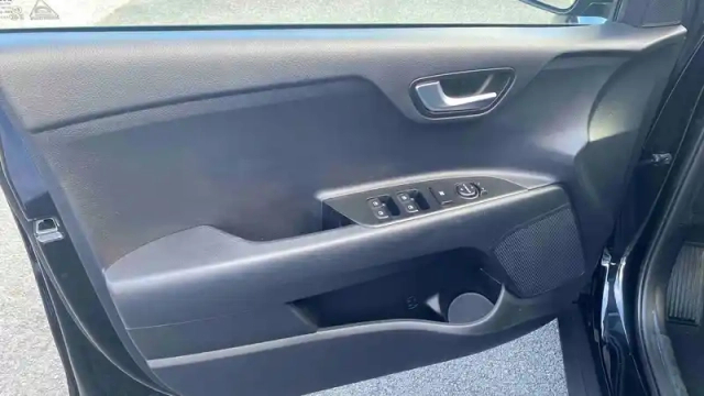 Kia Stonic 1.0 t-gdi 100 ch bvm6 — photo 23