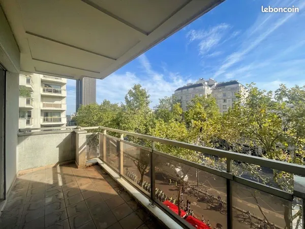 Paris 14e - Montparnasse / Gaîté | T3 lumineux de 74 m² avec terrasse et cave